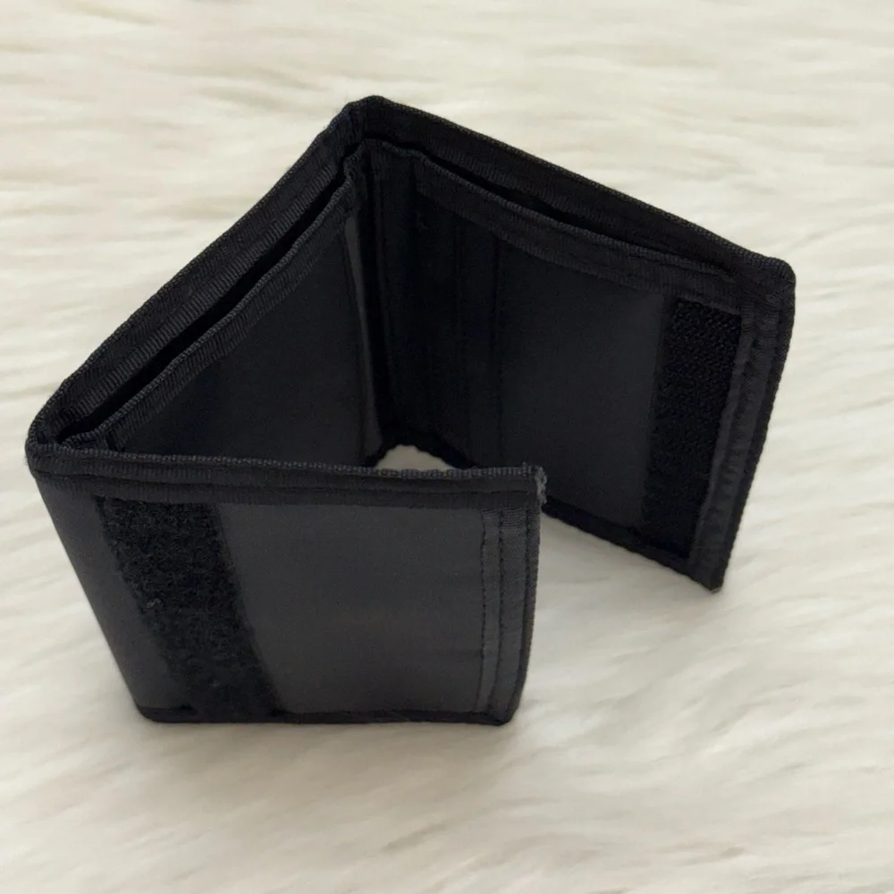 JORDACHE - BLACK BLUE NYLON SPORT VARSITY CLUB TRIFOLD VELCRO WALLET
